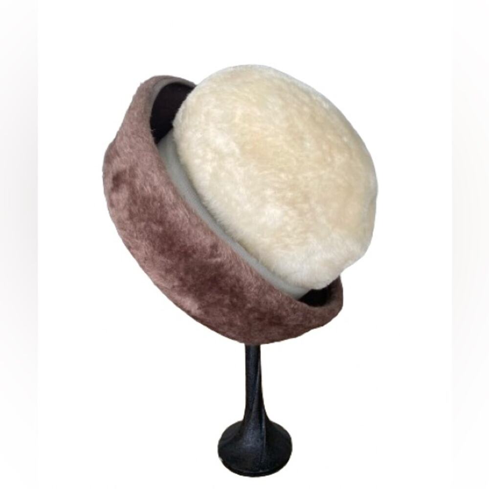 Vintage Mr Charles La Vienne Beige & Cream Faux Fur‎ Hat